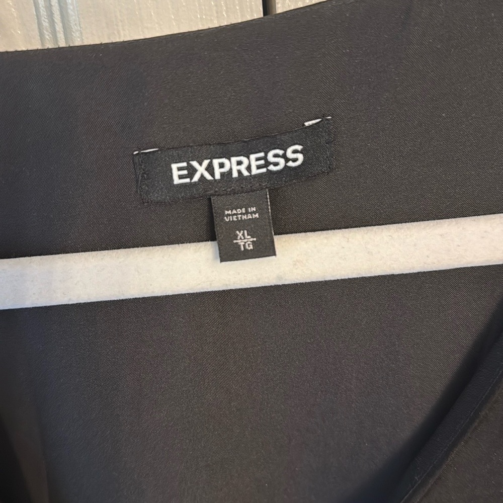 Express Flowy Elegant Black Dress - Picture 7 of 11